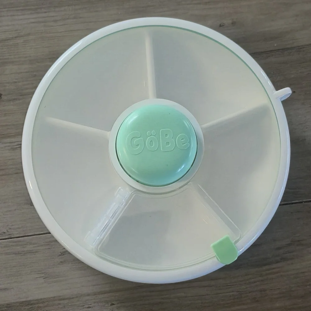 GoBe 5 Compartment Snack Spinner for Kids  Portable Mint Green 11oz Easy Clean